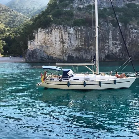 Illyria_sailing_yachts Hotel na wodzie
